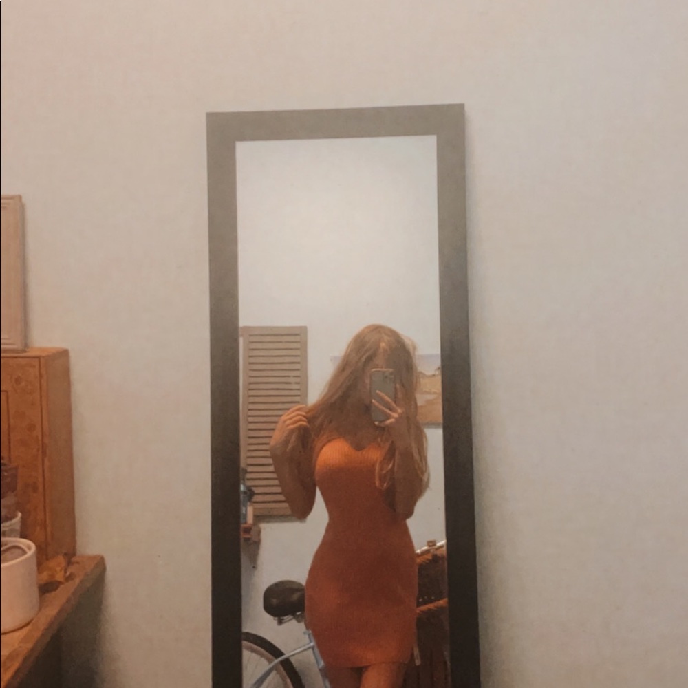 Abercrombie and fitch size Xs dress so cute makes my shape look amazing !!